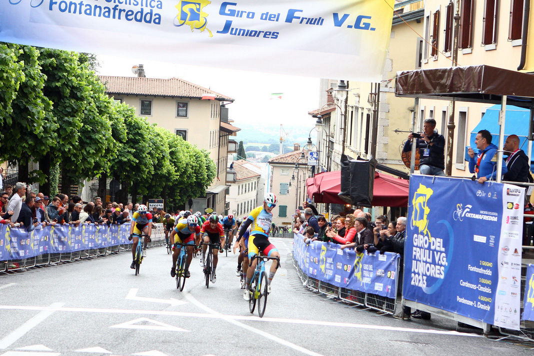 Leonardo Vesco vince l'ultima tappa del Giro del Friuli Juniores - credit Bolgan