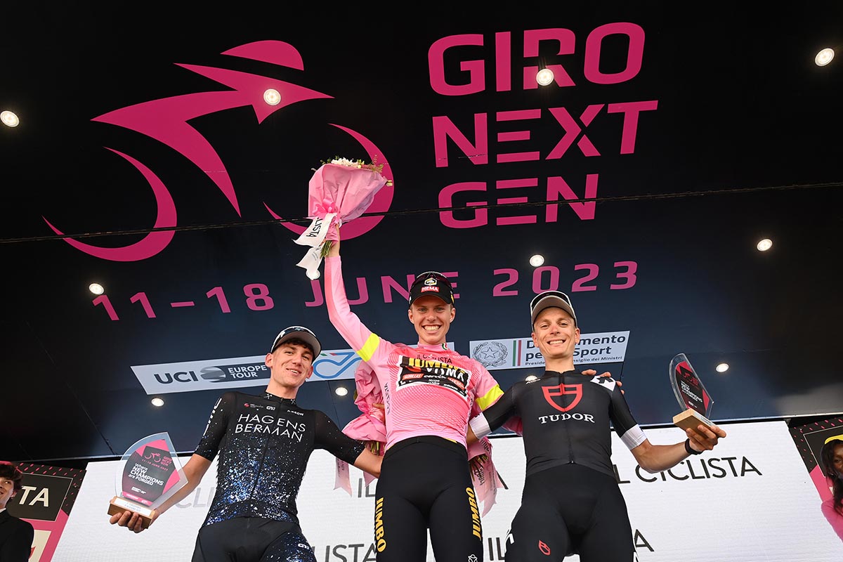 Il podio finale del Giro Next Gen 2023 vinto da Johannes Staune-Mittet (foto LaPresse)