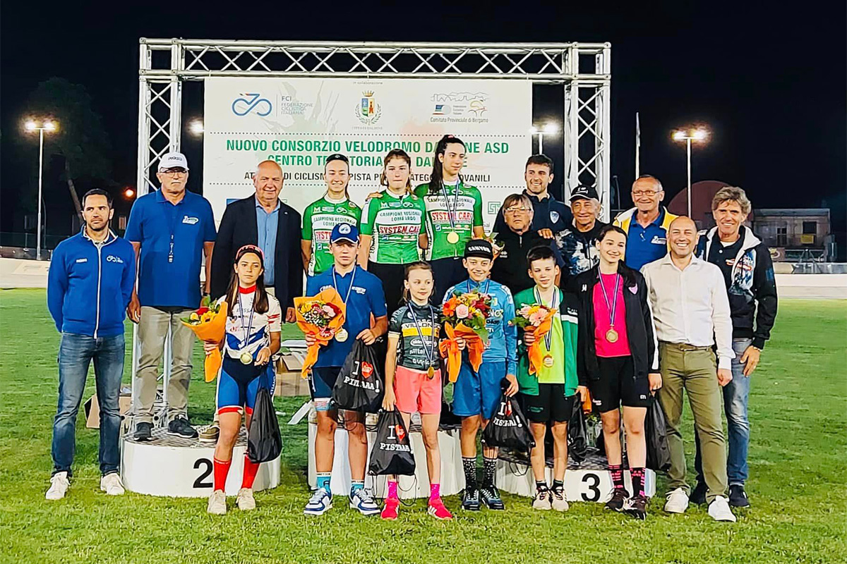 Tre titoli lombardi su pista per le donne junior della Valcar - Travel & Service