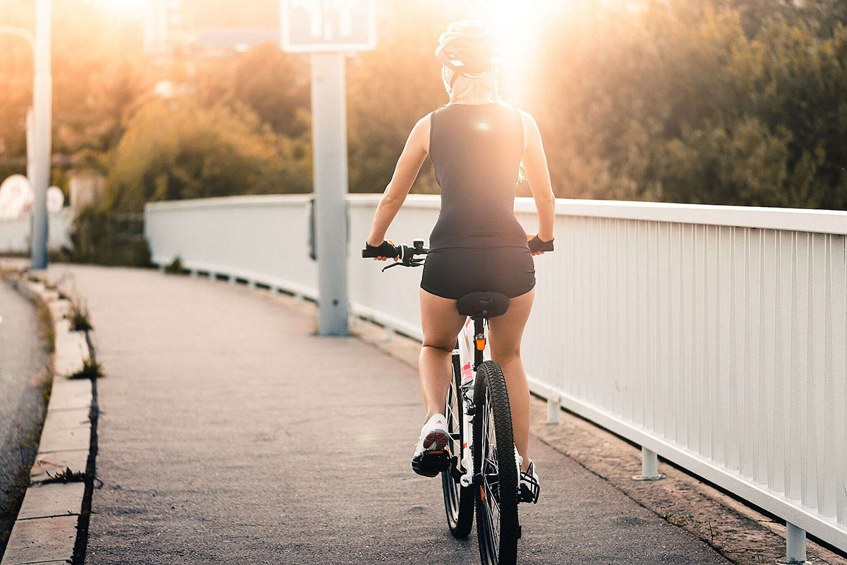 biciclettata al tramonto