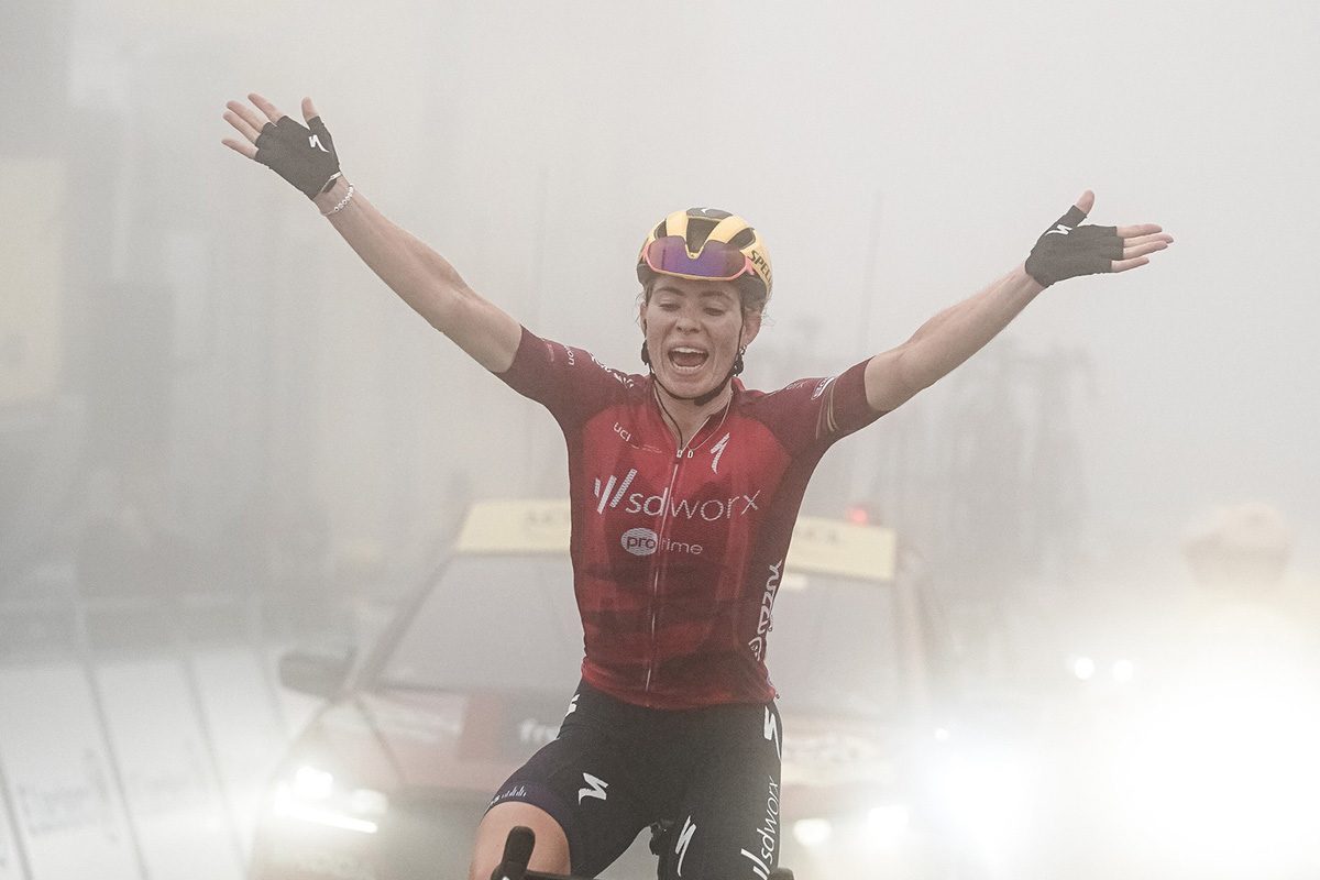 Demi Vollering vince sul Tourmalet e ipoteca il Tour de France Femmes - credit ASO Thomas Maheux
