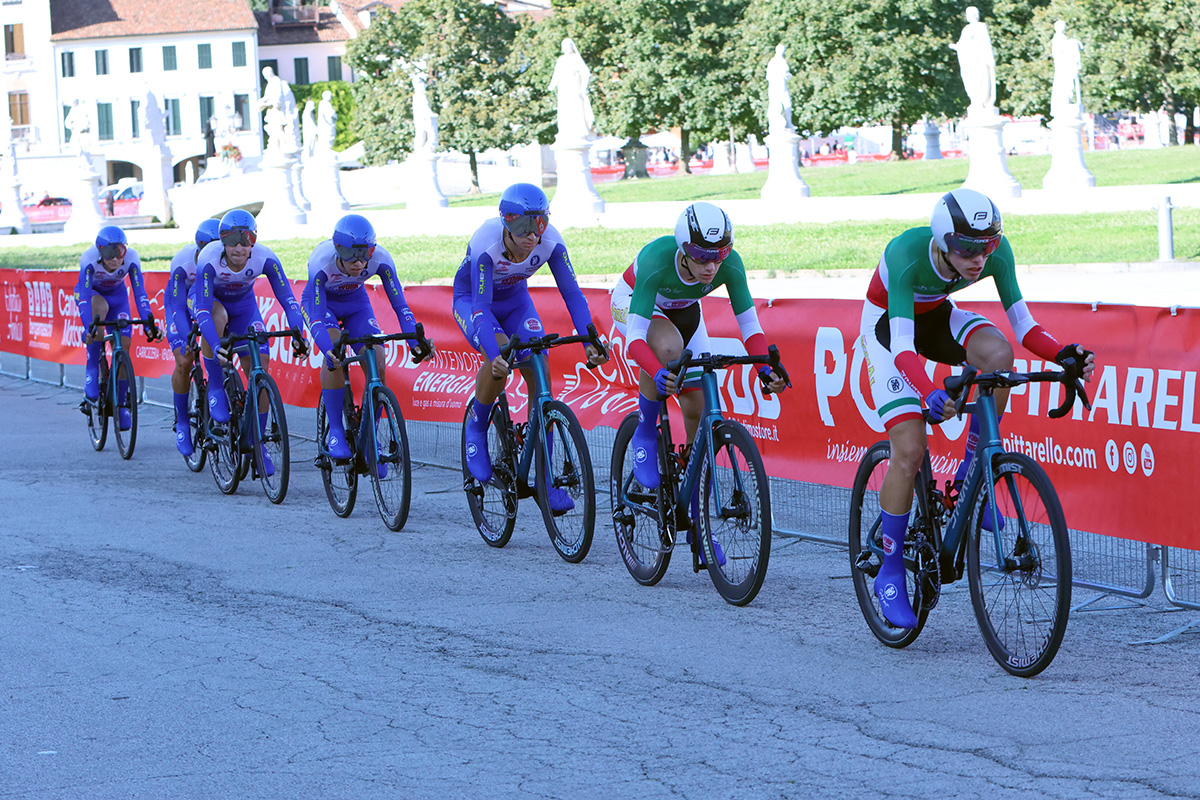 La Work Service, vincitrice della cronosquadre di apertura del Giro del Veneto Juniores - credit Photobicicailotto