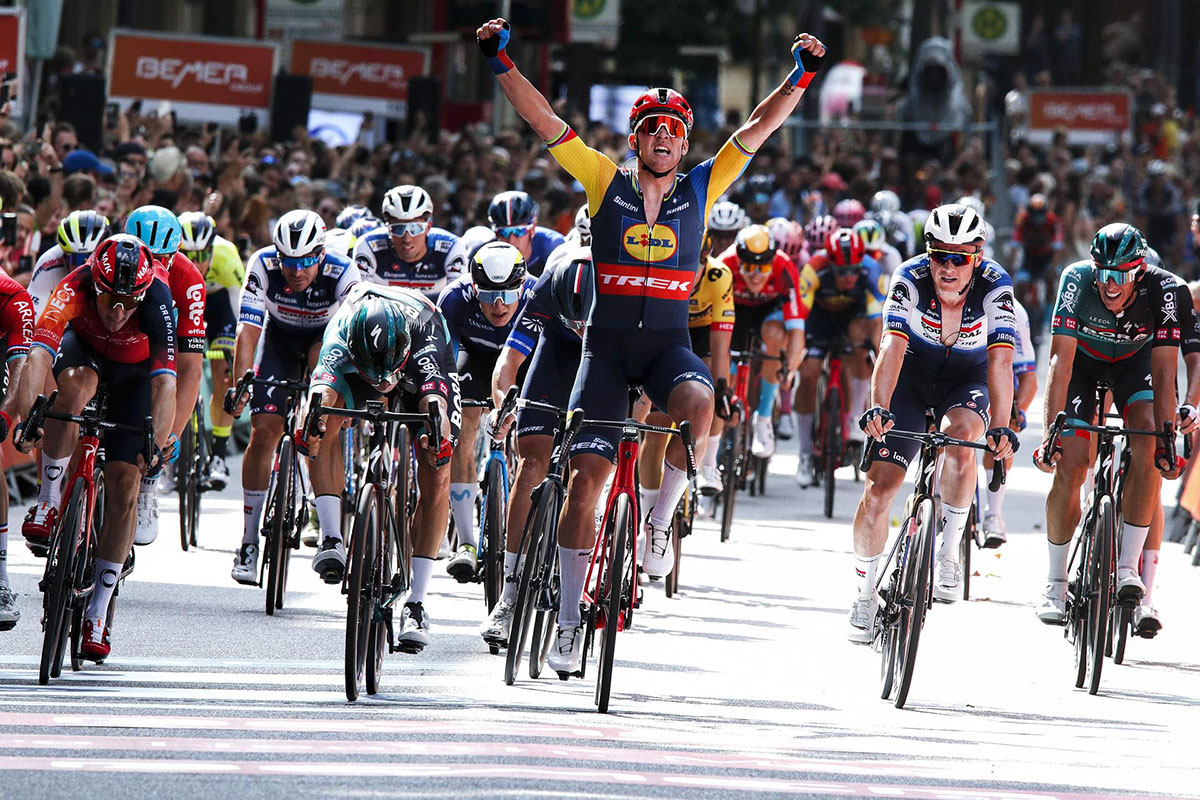 Mads Pedersen vince la classica di Amburgo - credit Lidl-Trek