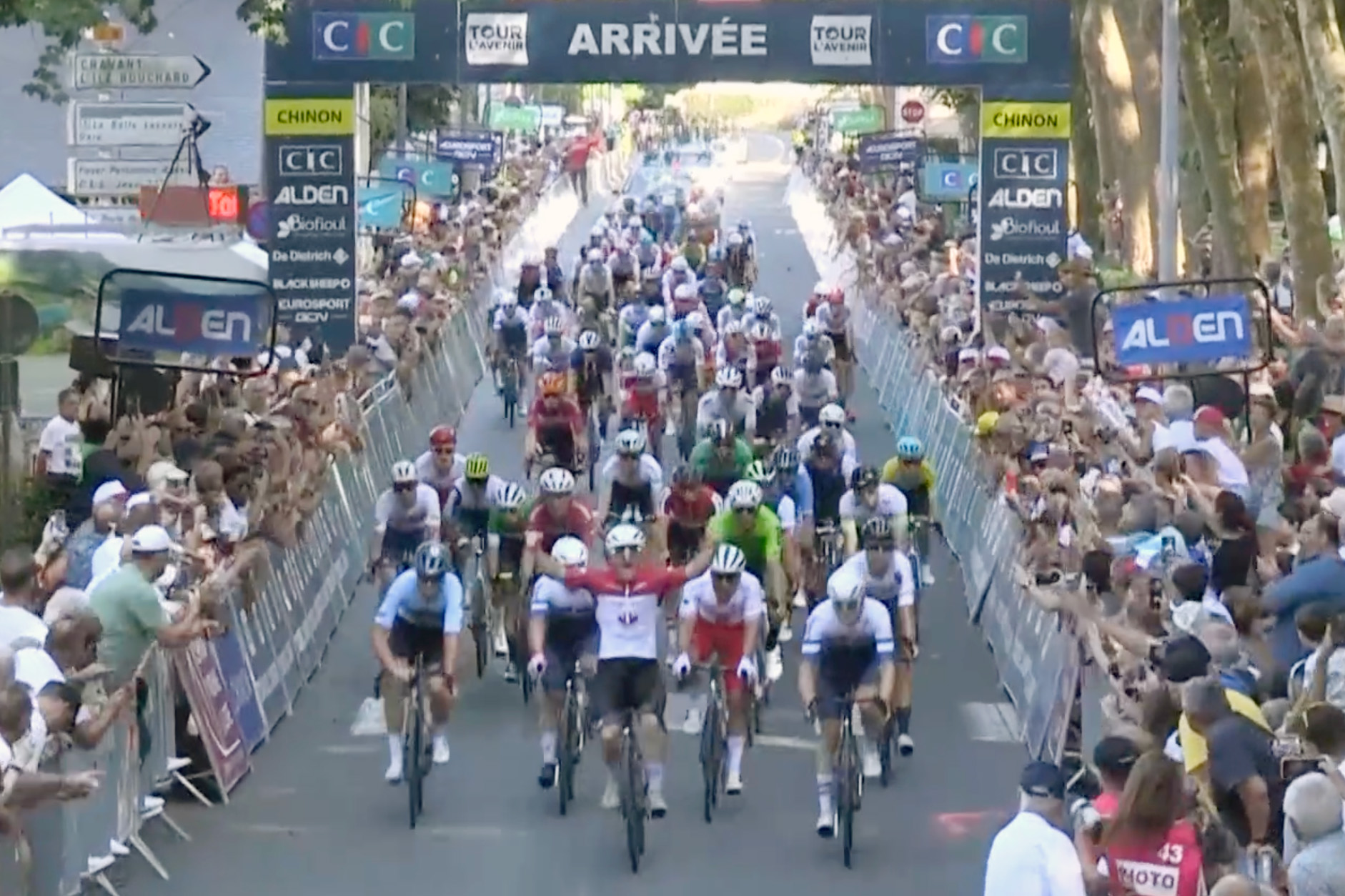 Riley Pickrell vince la seconda tappa del Tour de l'Avenir