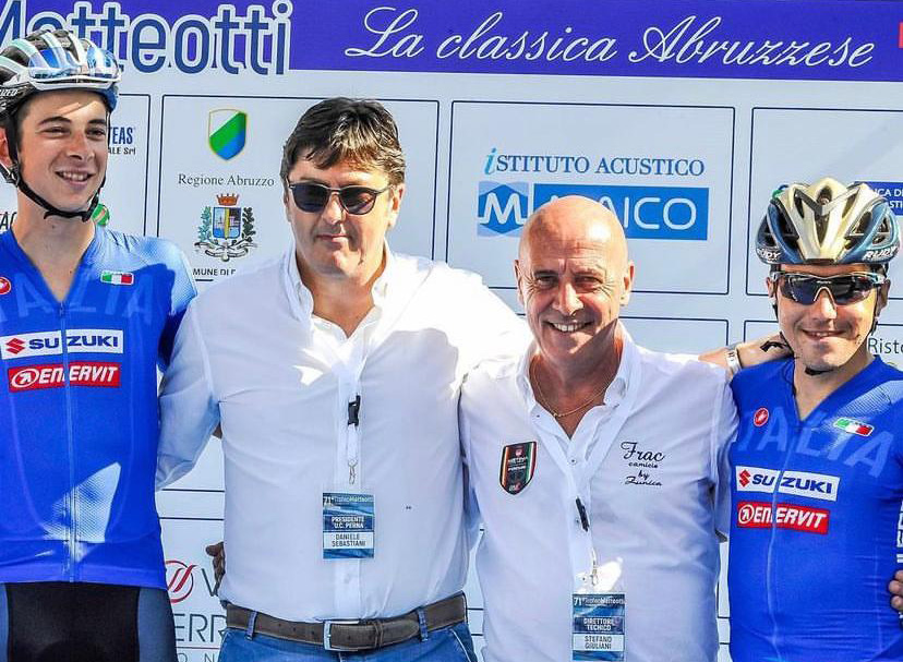 Gli organizzatori Sebastiani e Giuliani (al centro) con Formolo (sx) e Pozzovivo (dx) al Trofeo Matteotti 2018