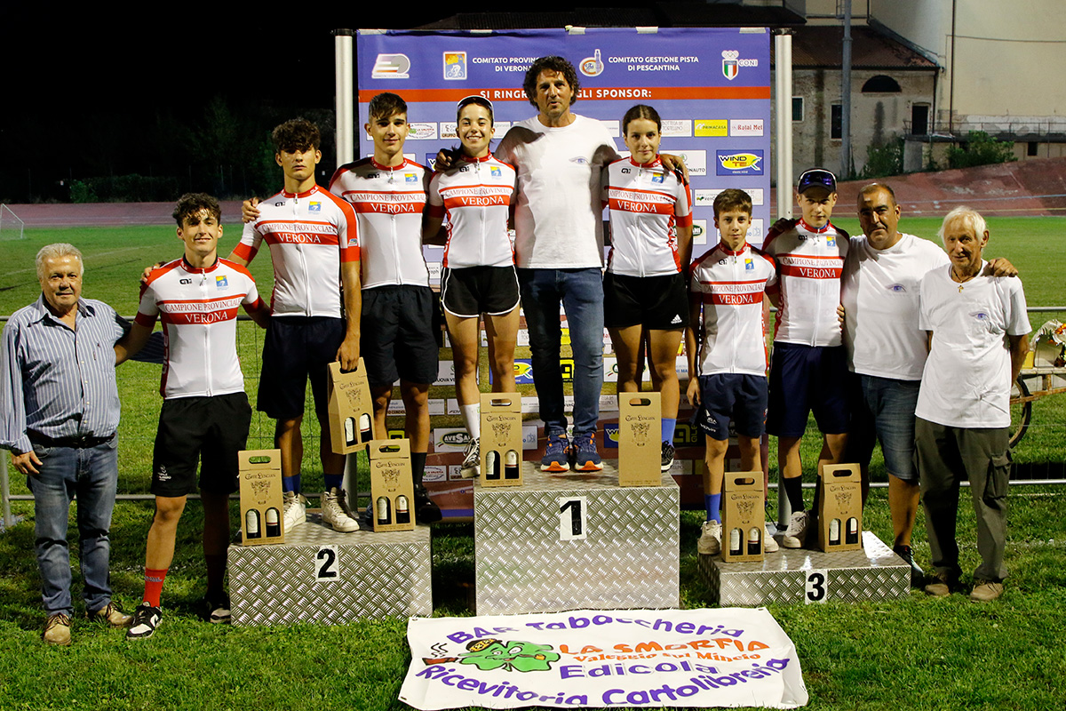 I neo campioni veronesi su pista - credit Photobicicailotto