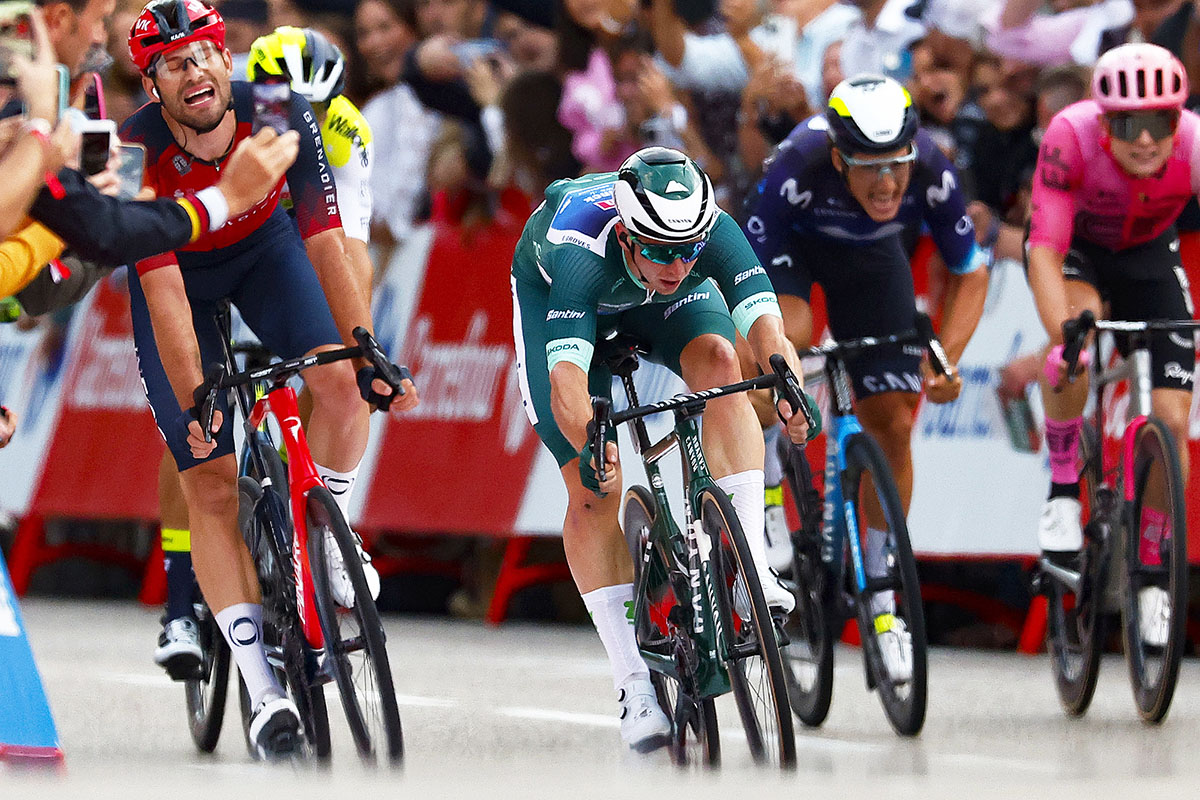 Kaden Groves vince l'ultima tappa della Vuelta a Espana beffando Filippo Ganna a Madrid - credit Unipublic Sprint Cycling Agency
