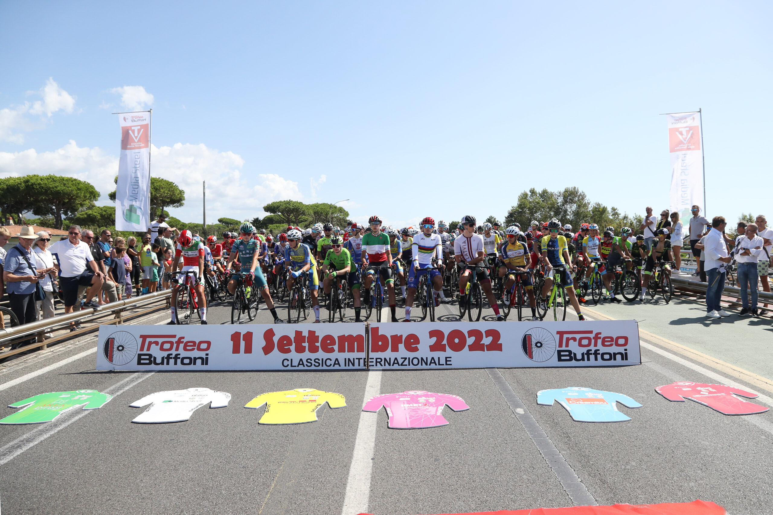 La partenza del Trofeo Buffoni 2022 - credit Roberto Fruzzetti