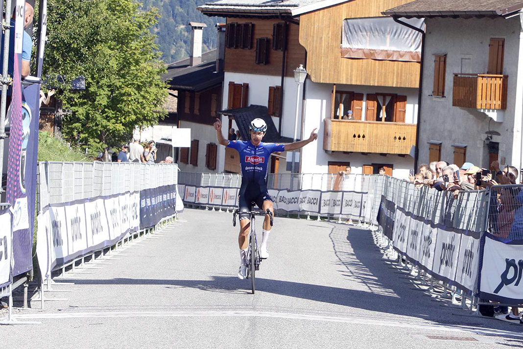 Luca Vergallito vince a Sauris di Sopra la terza tappa del Giro del Friuli Venezia Giulia_fotobolgan