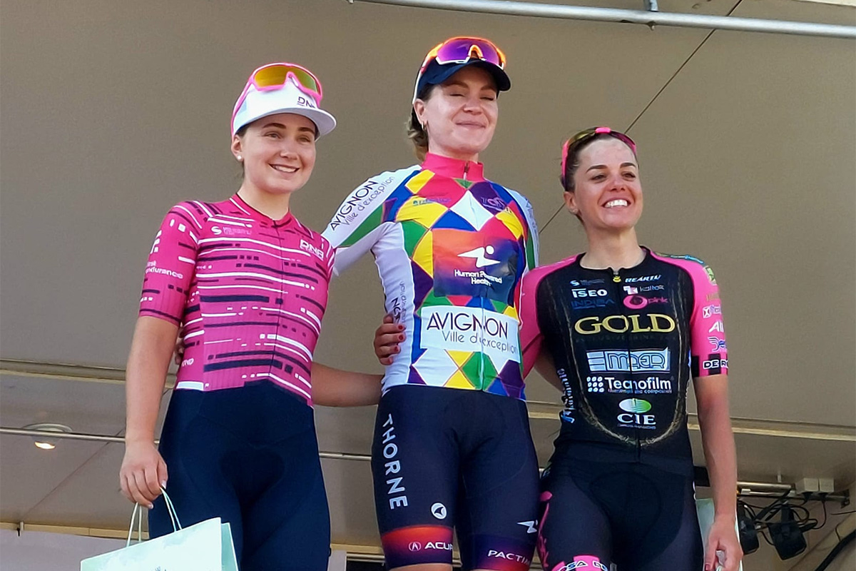 SILVIA ZANARDI SUL PODIO DELLA TERZA TAPPA DEL TOUR DE L'ARDECHE