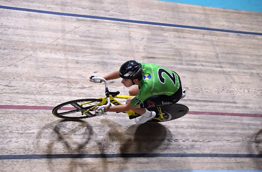 Alessio Salvadeo (Pedale Casalese) sul podio della 4 Giorni di Ginevra