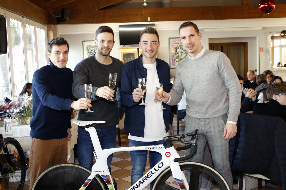 Festa Fans Club Elia Viviani sx Attilio Viviani,Scartezzini,Elia,Bragato Photo Credit Photobicicailotto _ridimensiona