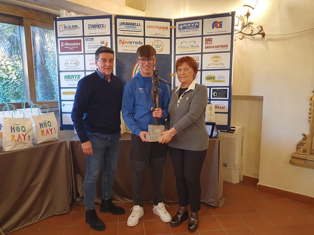 Mattia Mangili riceve premio Donati