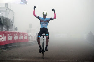 Lo junior Stefano Viezzi (DP66) si laurea campione italiano ciclocross a Cremona - credit De Negri