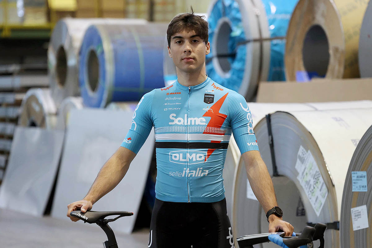 Simone Buda con la nuova maglia della Solme Olmo - credit Photors.it