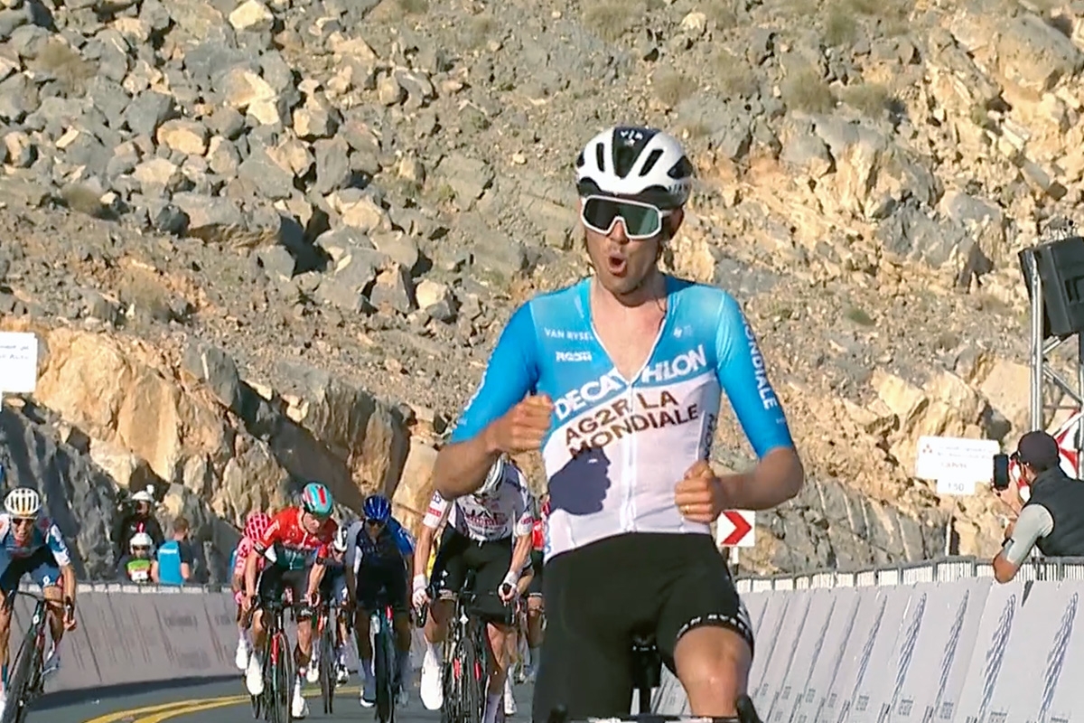 Ben O'Connor spiana Jebel Jais e vince la terza tappa dell'UAE Tour 2024