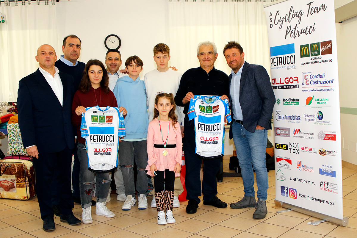 I dirigenti del Cycling Team Petrucci 2024 - Credit Photobicicailotto