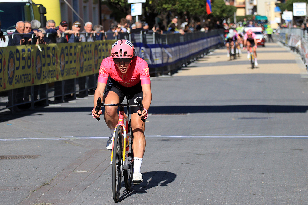 Kristen Faulkner vince a Diano Marina la terza tappa del Ponente in Rosa - credit FLAVIANO OSSOLA
