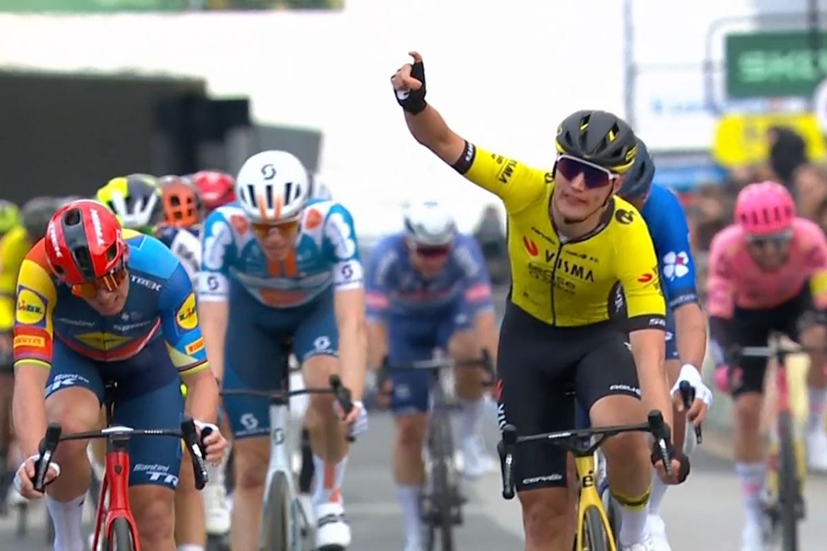 Olav Kooij vince la prima tappa della Paris - Nice 2024