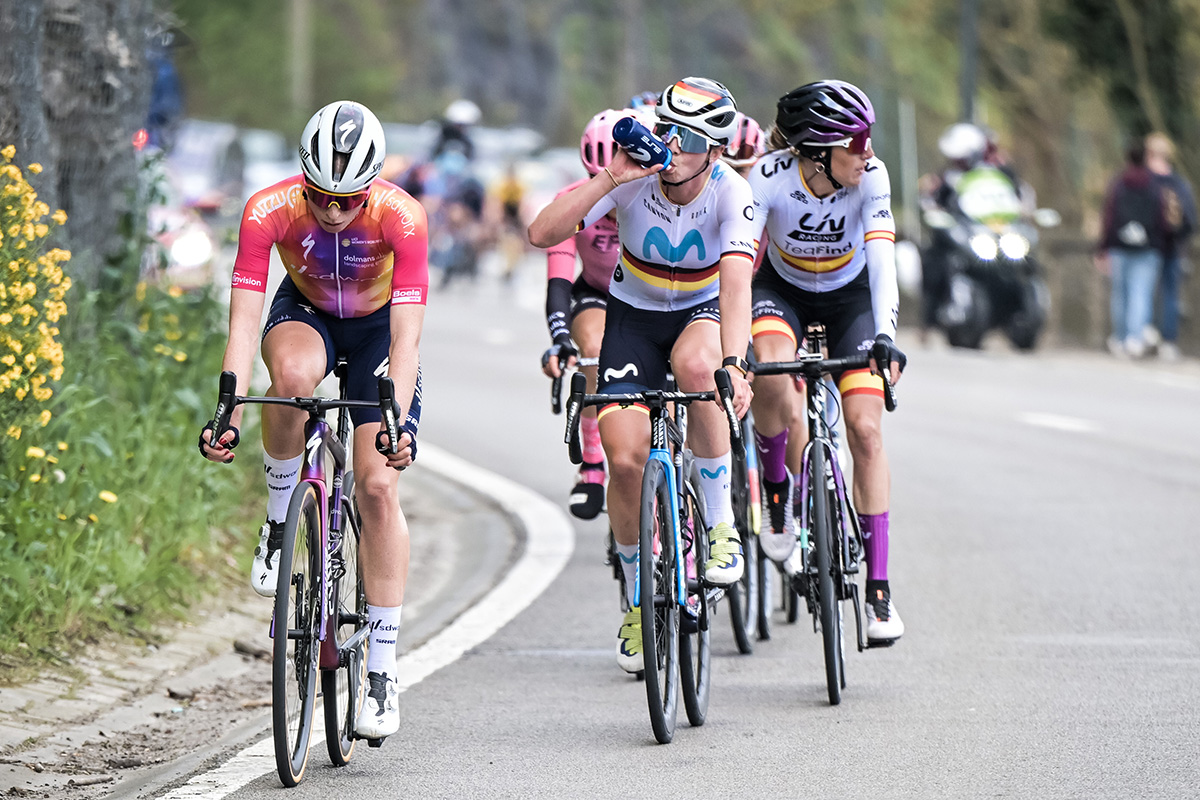 Demi Vollering, in azione all'Amstel Gold Race 2023 - A.S.O. / Billy Ceusters