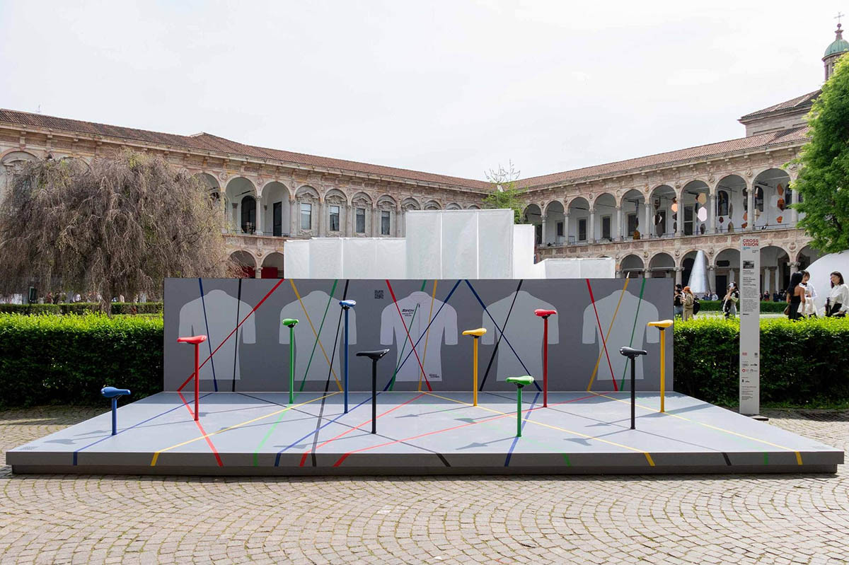 Installazione Santini Cycling per il Fuorisalone di Milano 2024 - credit Saverio Lombardi Vallauri