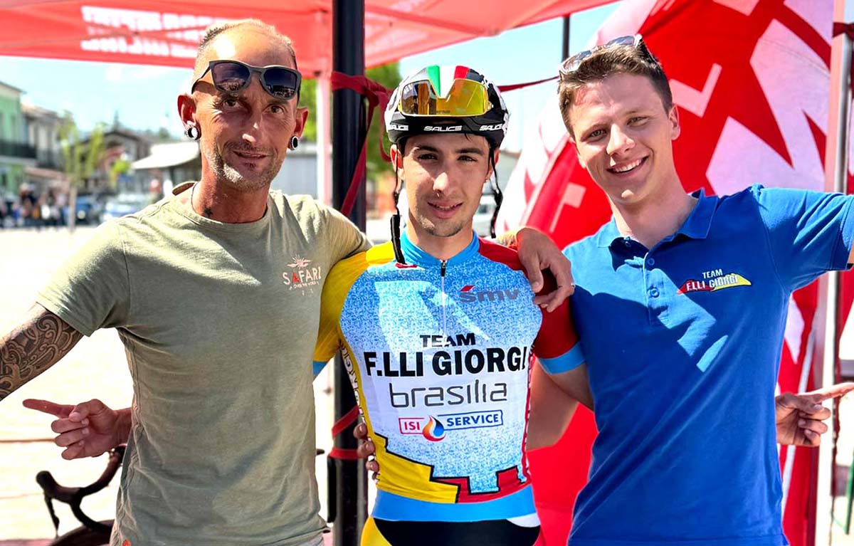 Mellano con Leone Malaga al Giro d'Abruzzo - credit Rodella