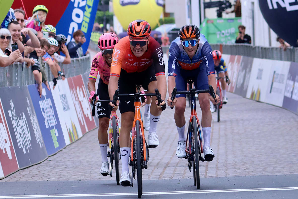 Tobias Foss (Ineos Grenadiers) vince a Cortina la prima tappa del Tour of the Alps 2024 - credit Photobicicailotto
