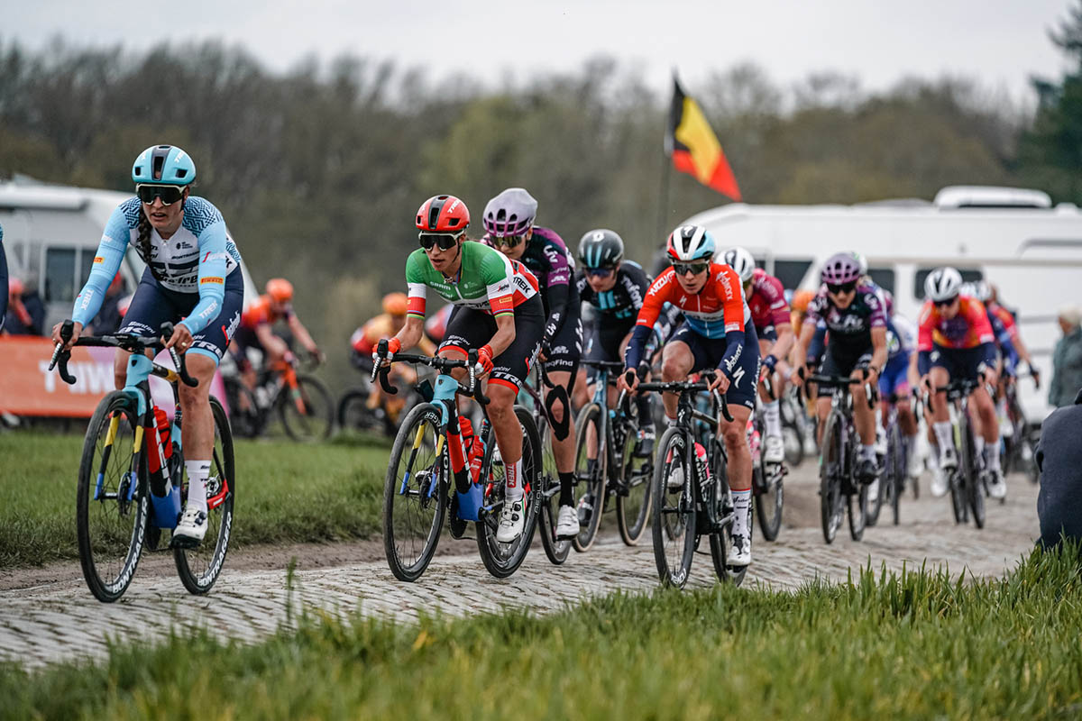 Un passaggio della Paris-Roubaix Femmes 2023 - credit ASO Thomas_Maheux.jpg