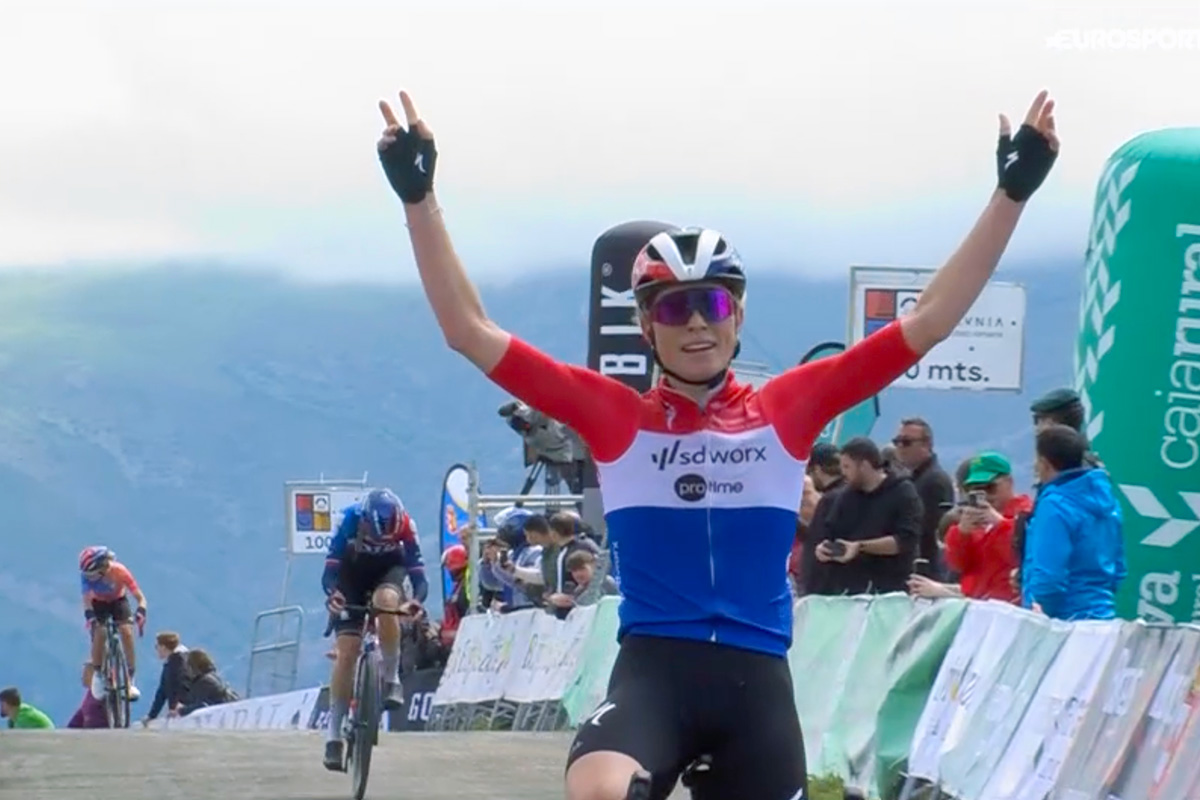 Demi Vollering vince la seconda tappa della Vuelta a Burgos