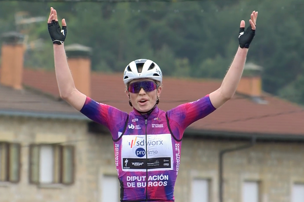 Demi Vollering vince l'ultima tappa della Vuelta a Burgos 2024