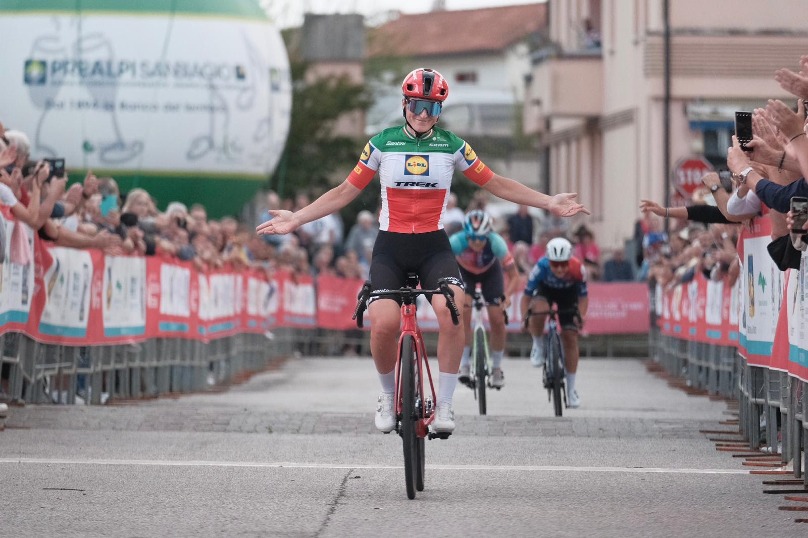 Elisa Longo Borghini vince il Cycling Star Criterium 2024