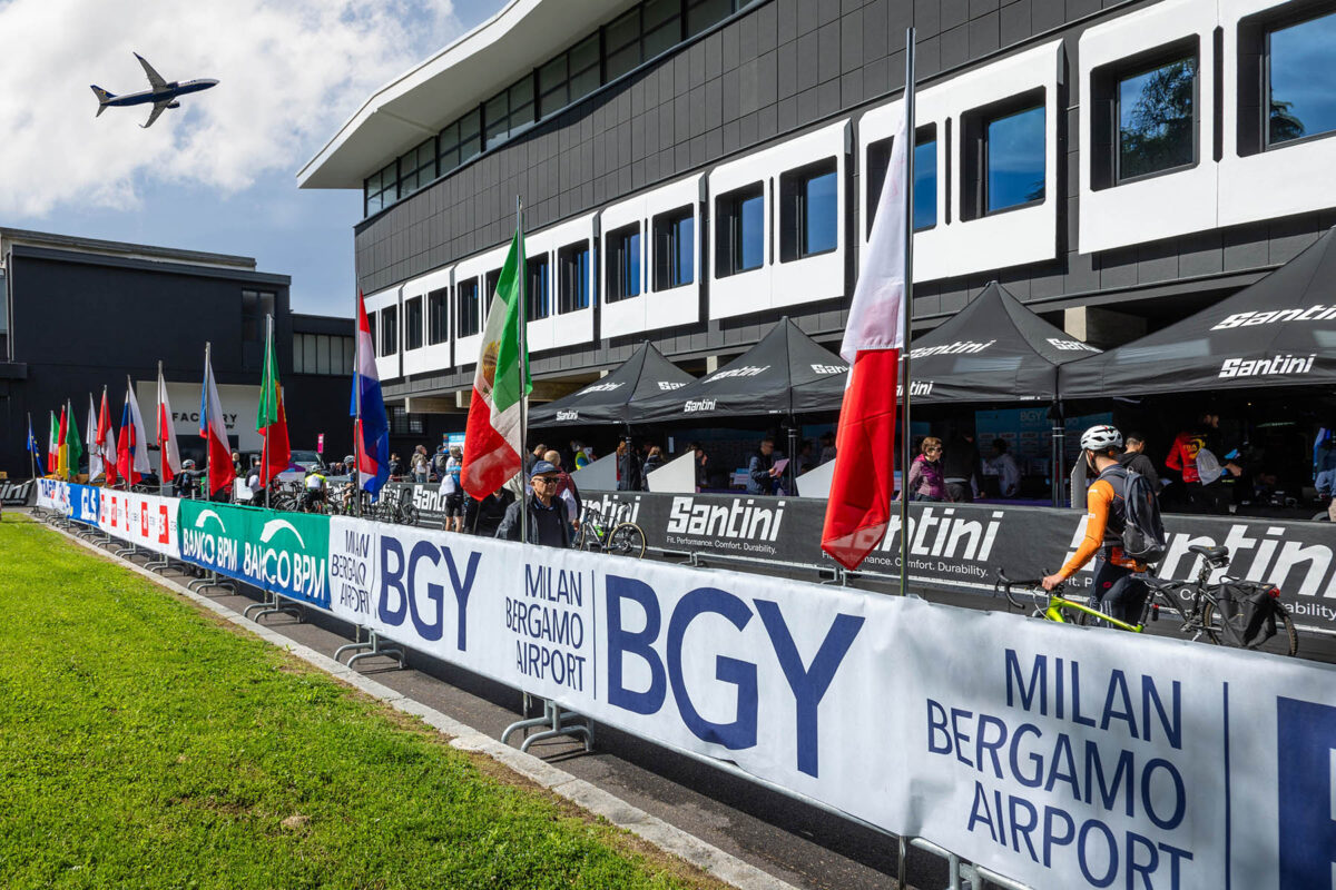 La vigilia della BGY Airport Granfondo 2024 presso Santini - credit Quaranta
