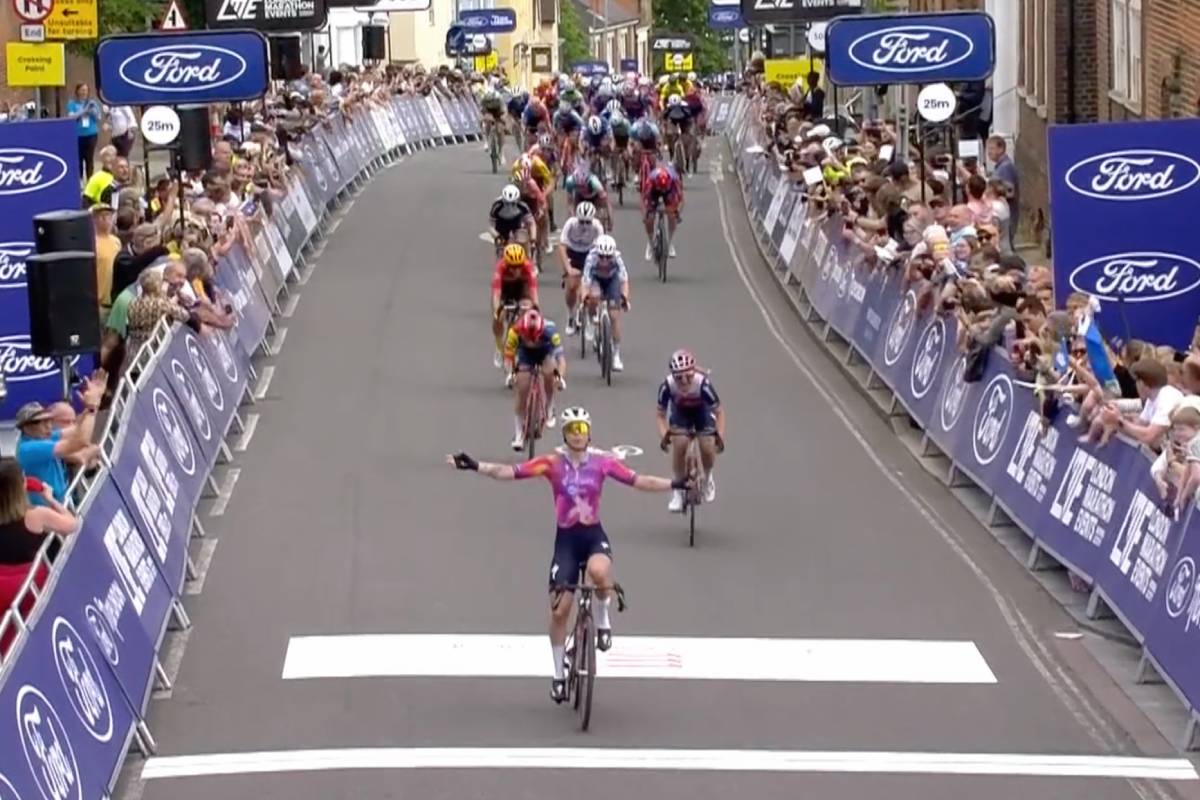Lorena Wiebes vince la prima tappa della RideLondon davanti a Letizia Paternoster
