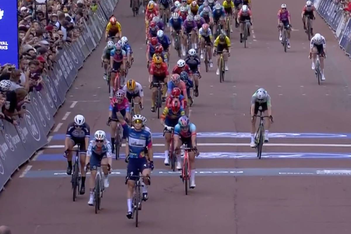 Lorena Wiebes vince la terza tappa della RideLondon Classique