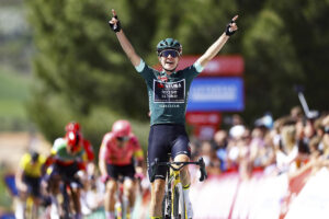 Marianne Vos vince la settima tappa della Vuelta a Espana Femenina 2024 - Unipublic_SprintCyclingAgency