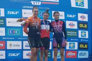 Olivia Onesti (Trinx) sul podio del campionato francese 2024 - credit Noam Meresse