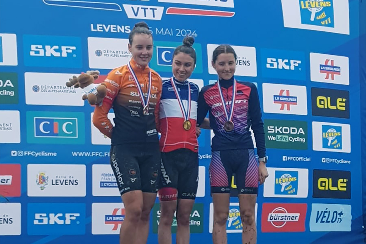 Olivia Onesti (Trinx) sul podio del campionato francese 2024 - credit Noam Meresse