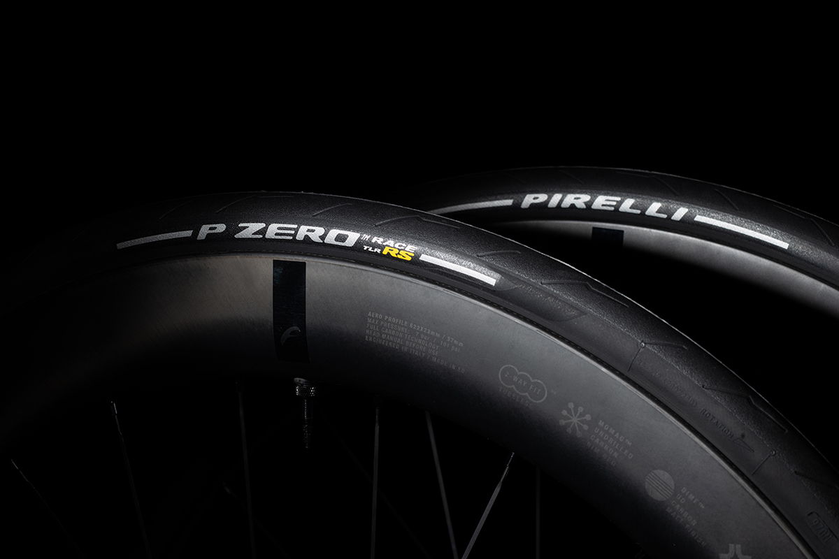 Pirelli P ZERO RACE RS_StillLife_5