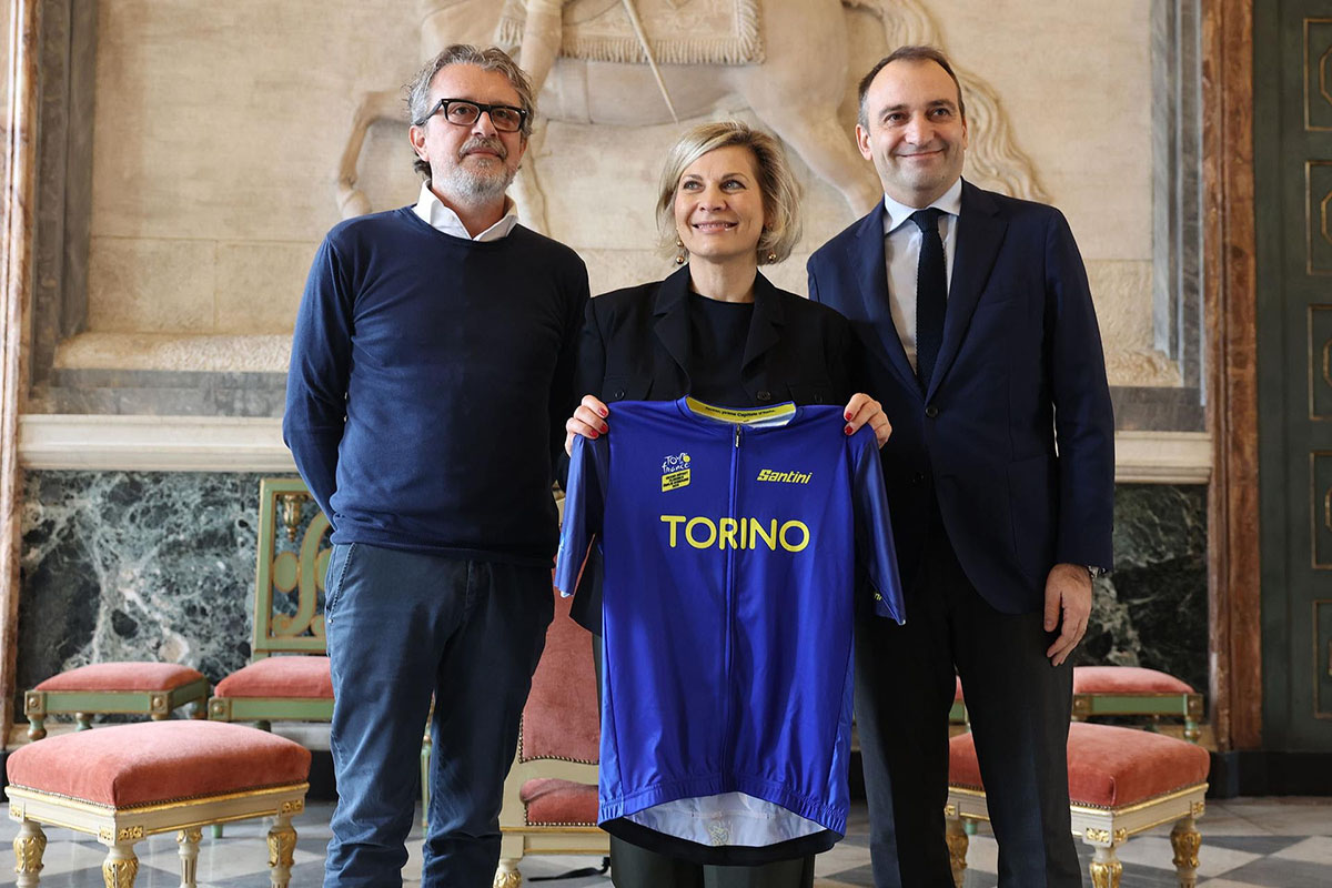 Santini presenta la maglia dedicata al passaggio del Tour de France da Torino