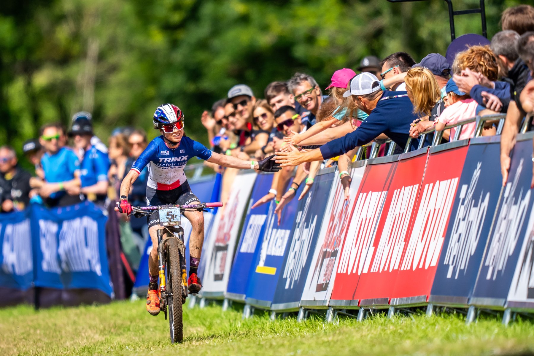 Olivia Onesti al traguardo della tappa di Coppa del Mondo in Val di Sole_credit Maxime Schmid