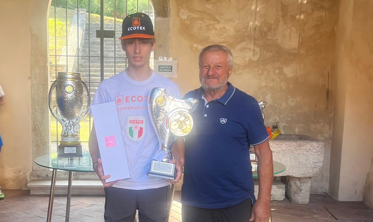 Faustinelli premiato per il quarto posto - foto BICITV