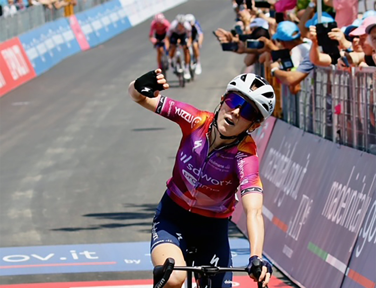 Niamh Fisher-Black vince la terza tappa del Giro d'Italia Women 2024 - credit Photobicicailotto