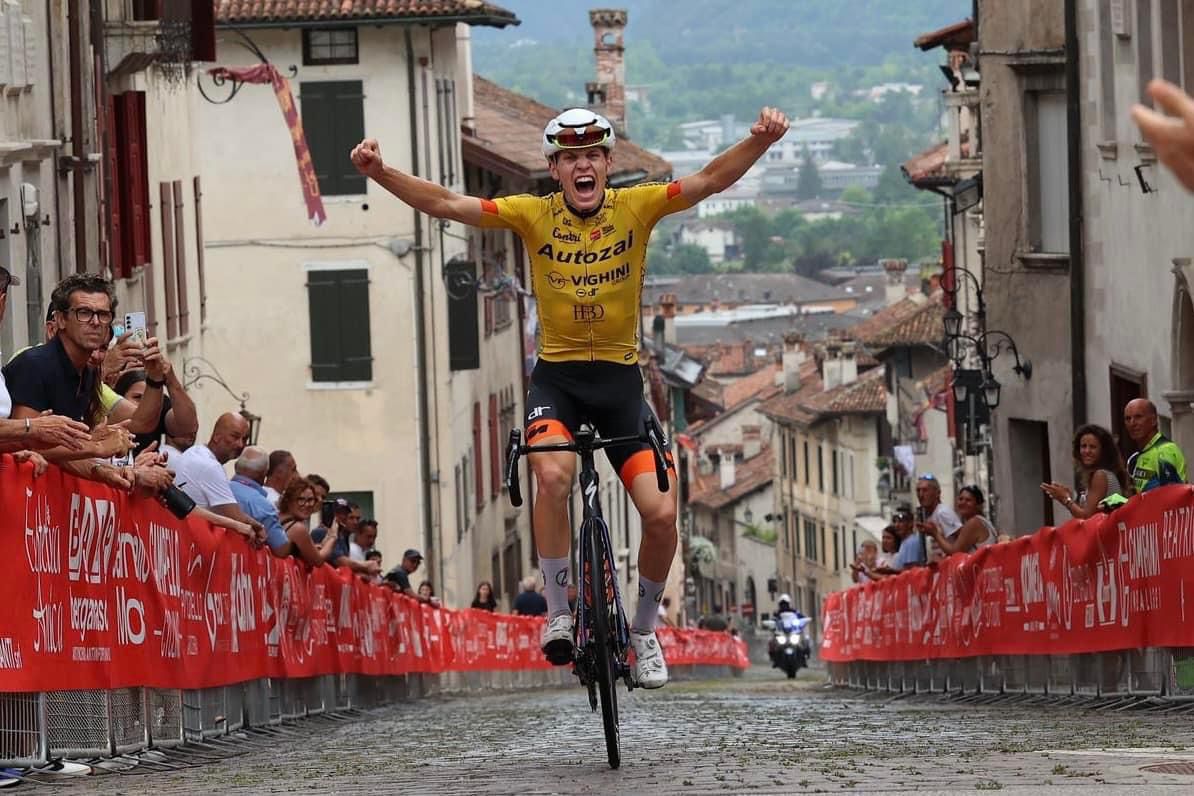 Erazem Valjavec conquista la vittoria nella terza tappa del Giro del Veneto Juniores - credit Photors