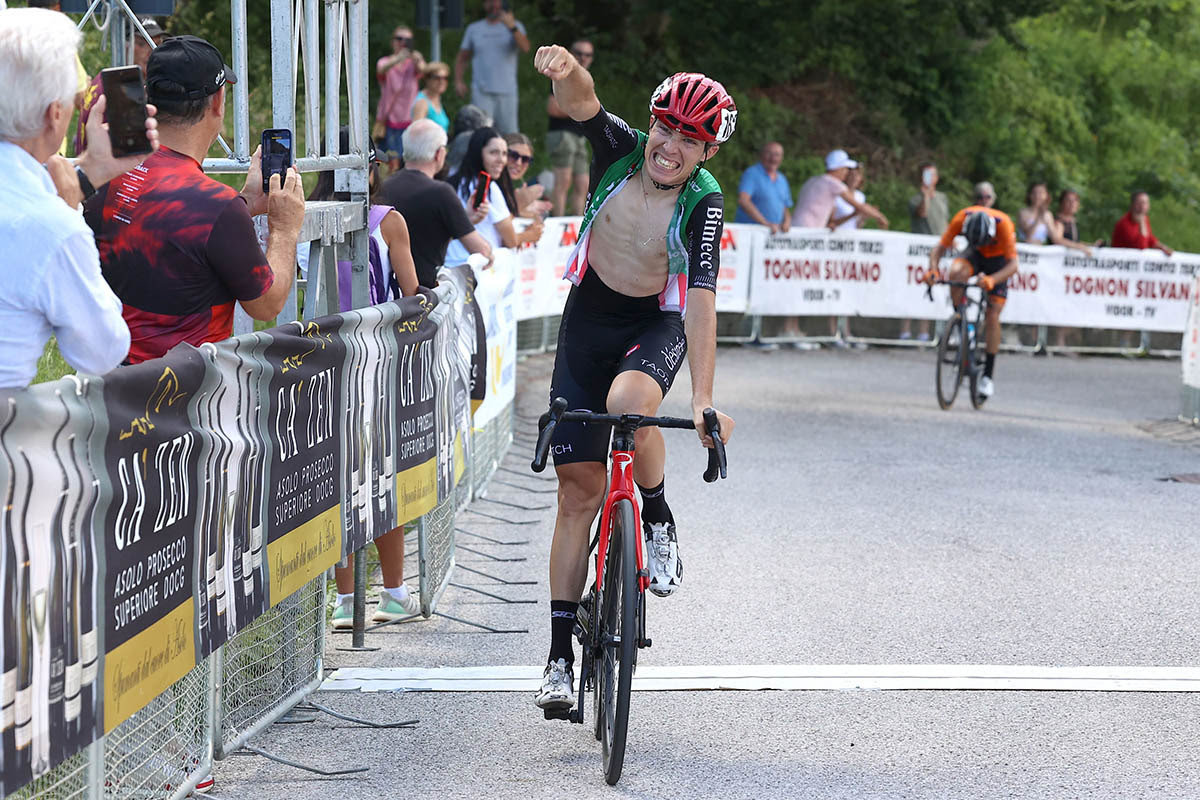 Simone Raccani vince a Monte Pasubio e fa suo il Giro del Veneto 2024 - credit Photors.it