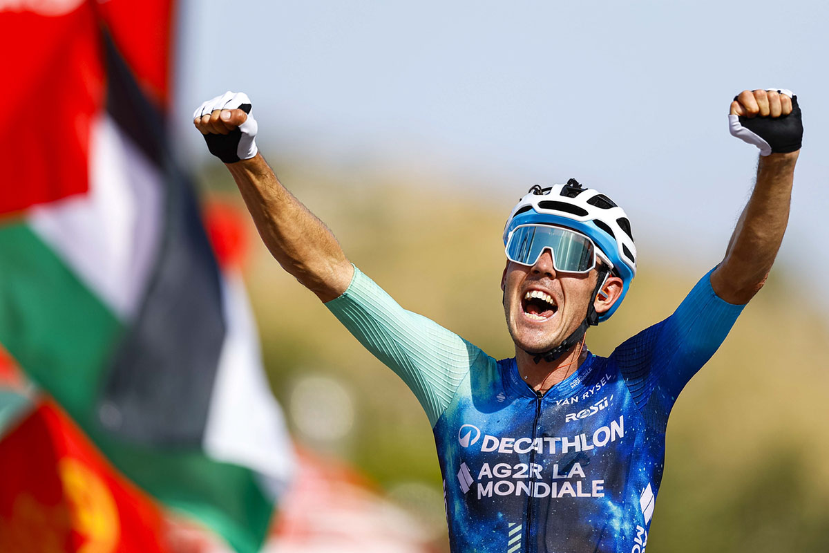 Cavalcata vincente di Ben O'Connor nella sesta tappa della Vuelta a Espana - credit Unipublic _ Sprint Cycling Agency