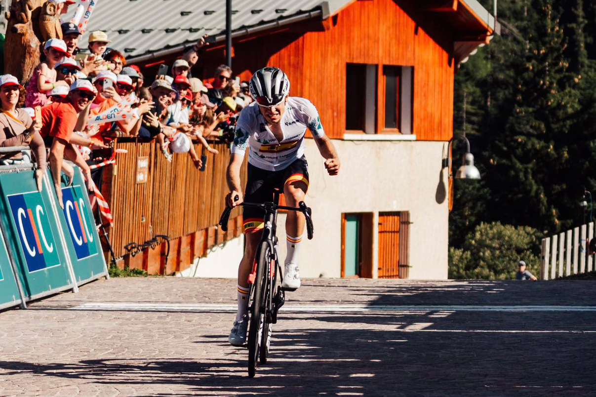 Pablo Torres vince la quarta tappa del Tour de l'Avenir 2024