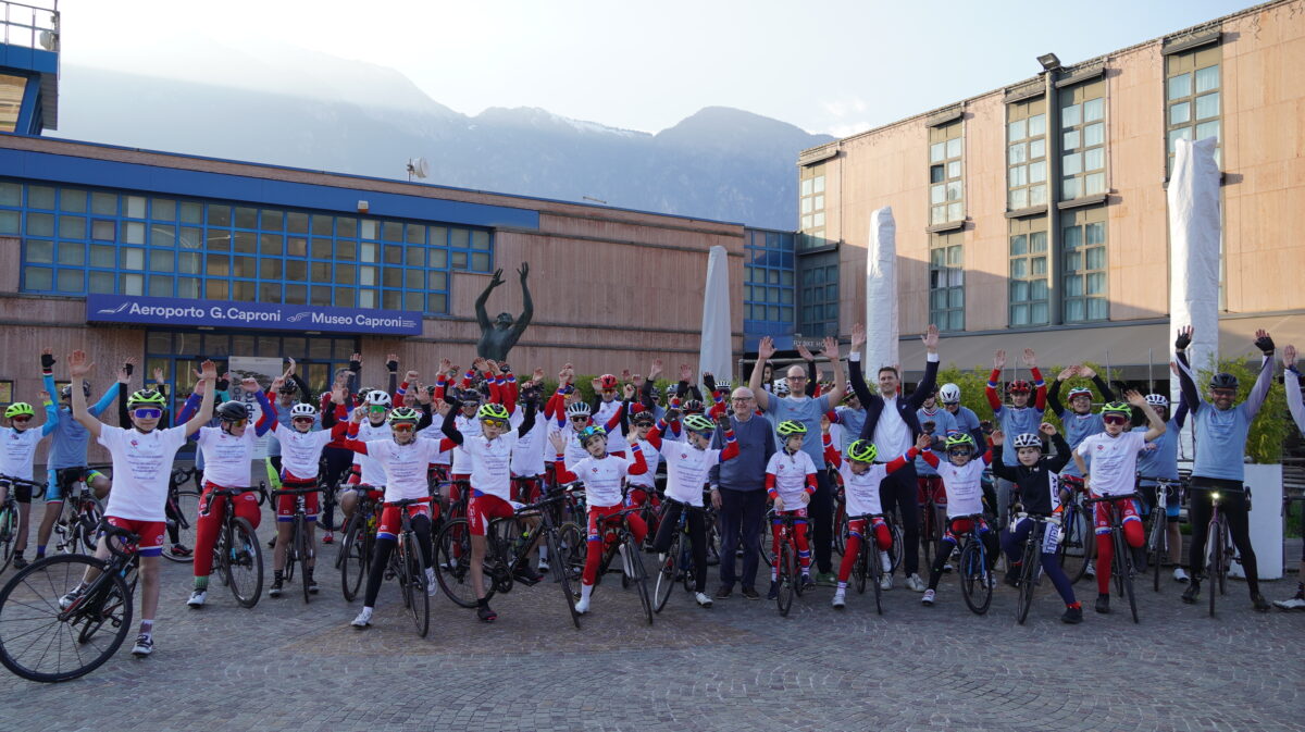 La Pedalata di Solidarietà in memoria di Janes apre la stagione 2025 del Cc Forti e Veloci