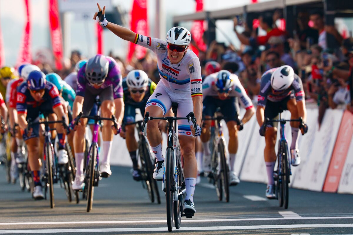 Tim Merlier vince ancora all'UAE Tour. Jonathan Milan terzo