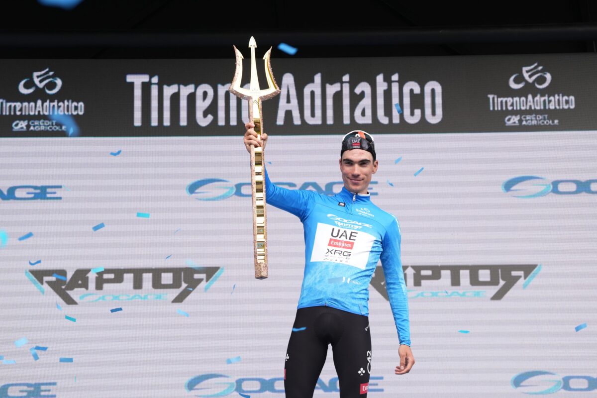 Juan Ayuso vince la Tirreno-Adriatico 2025. Ultima tappa a Jonathan Milan LaPresse