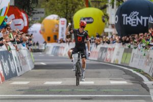 Michael Storer vince la seconda tappa del Tour of the Alps (foto Josef Vaishar)